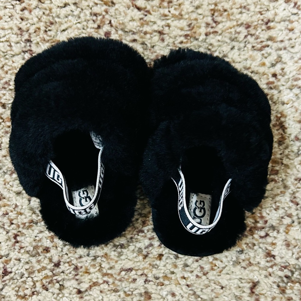 UGG Black Fluffy Slides Size 4/5